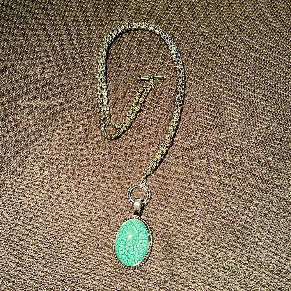 Great casual necklace. Chain is 17 inches long. Only worn a handful of times.